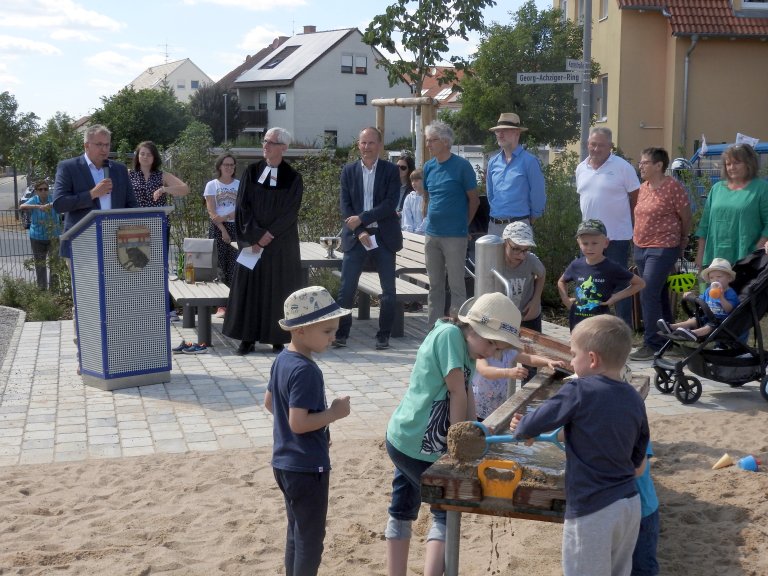Kornblumen-Spielplatz eingeweiht